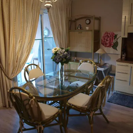 Agreable Pour 4 Personnes * Fréjus